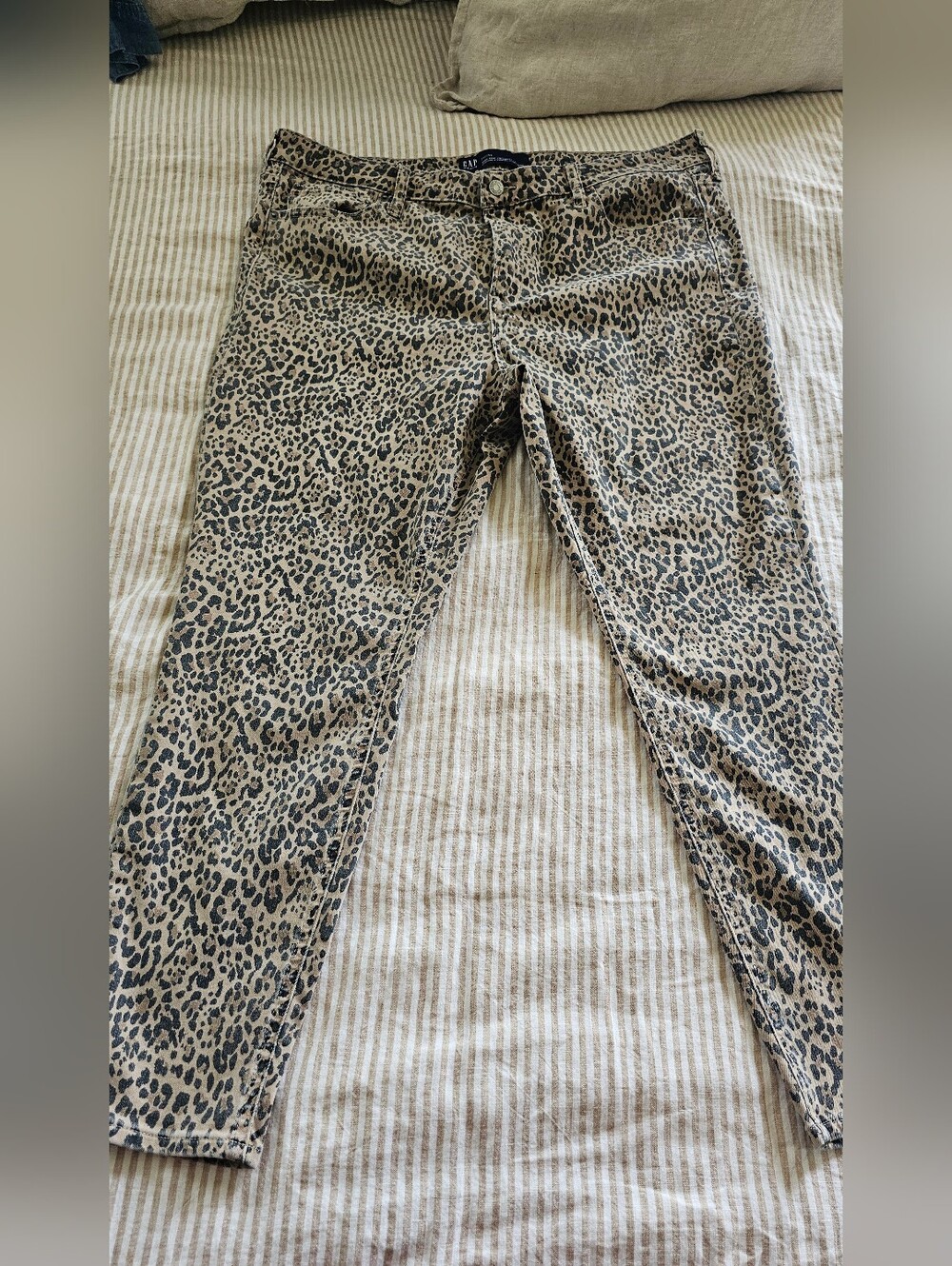 GAP High Rise Universal Legging